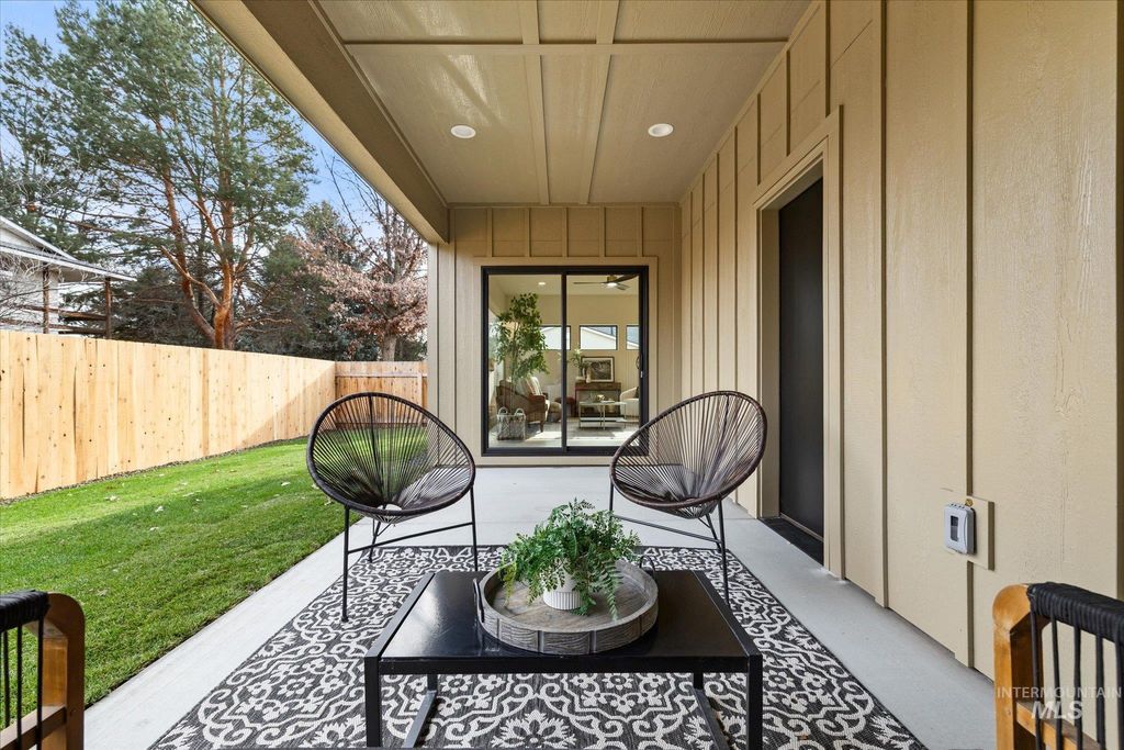 Photo of 5612 W Grover St, Boise, ID 83705 (MLS # 98980697)