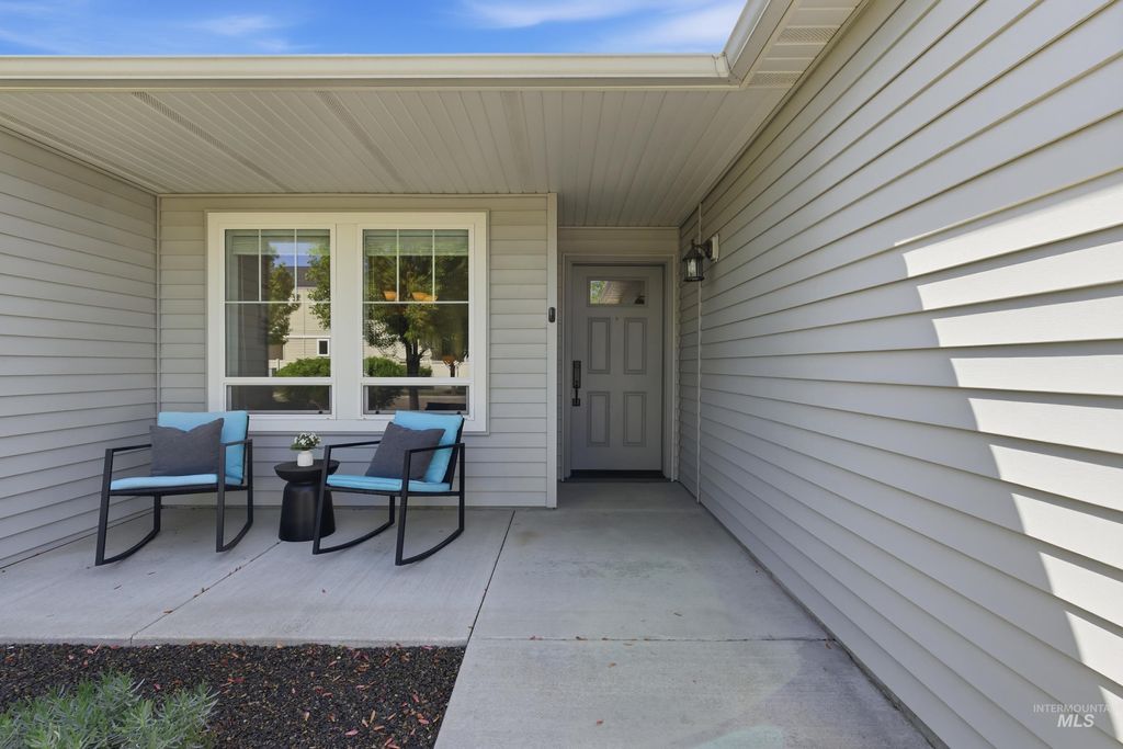 Photo of 2667 E Apricot Drive, Meridian, ID 83646 (MLS # 98983198)