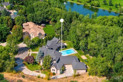 1450 E Covey Run Ct Eagle ID 83616