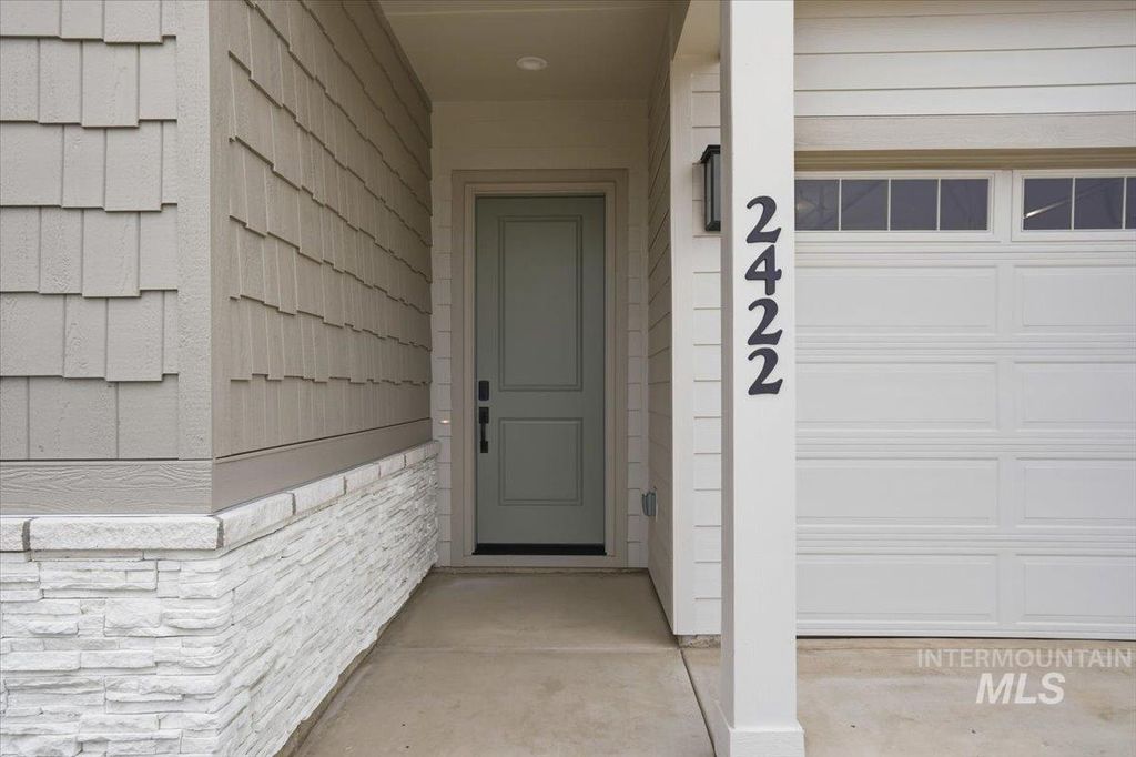 Photo of 2422 N Kenora Ave, Star, ID 83669 (MLS # 98974045)