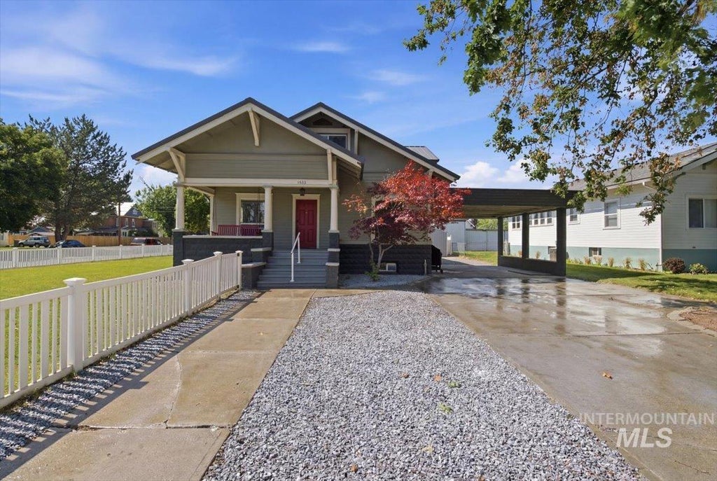 Photo of 1030 Center Ave, Payette, ID 83661 (MLS # 98992483)