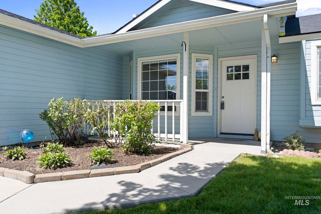 Photo of 1510 E Sothesby St, Meridian, ID 83642 (MLS # 98984163)