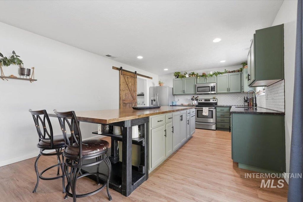 Photo of 19098 Kenney Way, Caldwell, ID 83605 (MLS # 98999119)