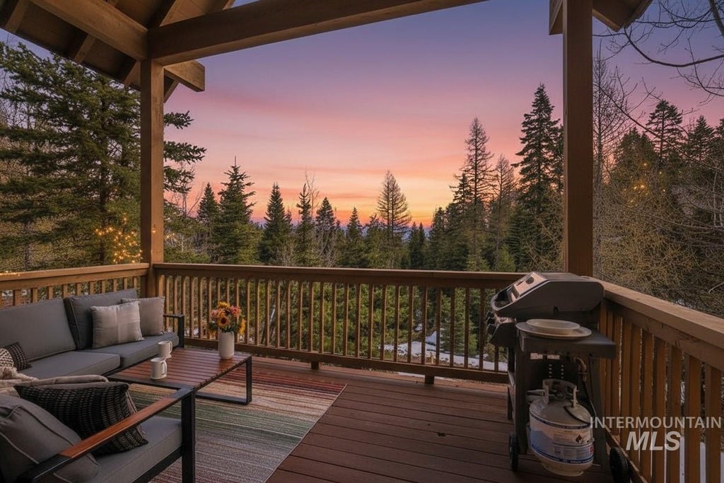 Photo of 78 Clearwater Court, Donnelly, ID 83615 (MLS # 98999962)
