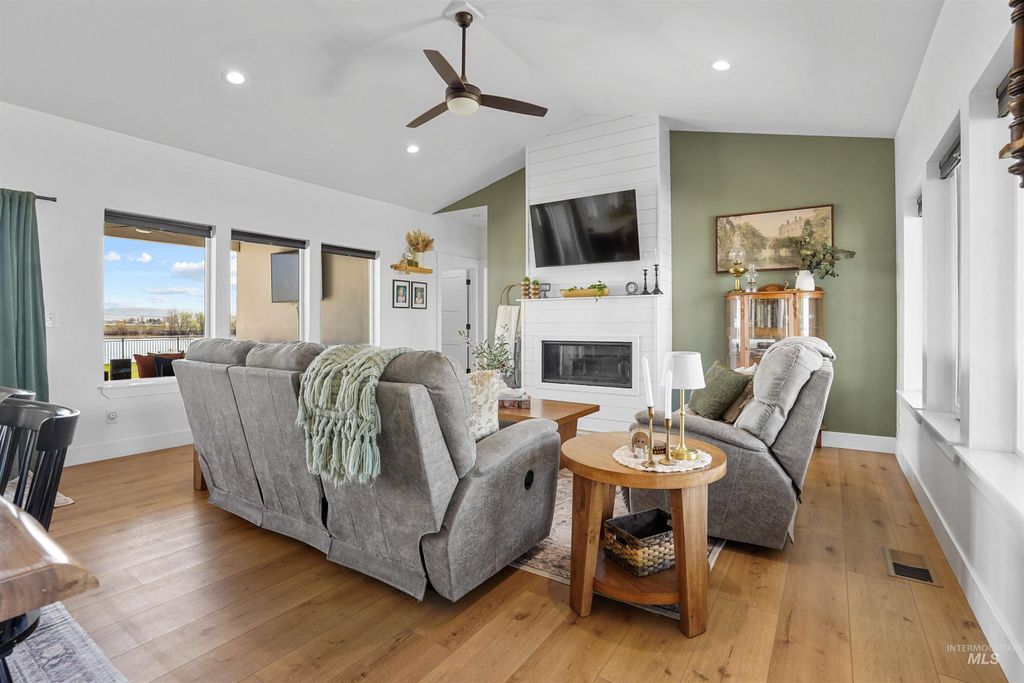 Photo of 16 Skyline, Rupert, ID 83350 (MLS # 98981838)