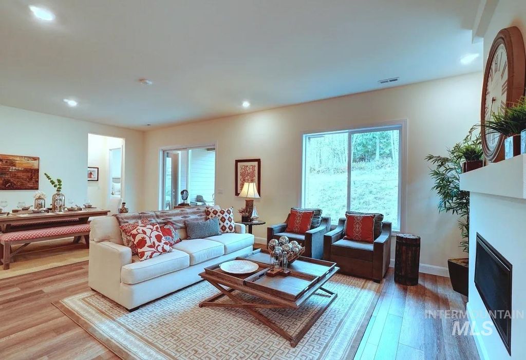 Photo of 12034 S Maygrass Ln, Kuna, ID 83634 (MLS # 98981223)