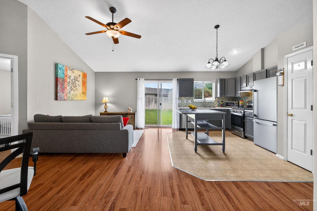 Photo of 2600 Muskrat Ave, Nampa, ID 83687 (MLS # 98983499)