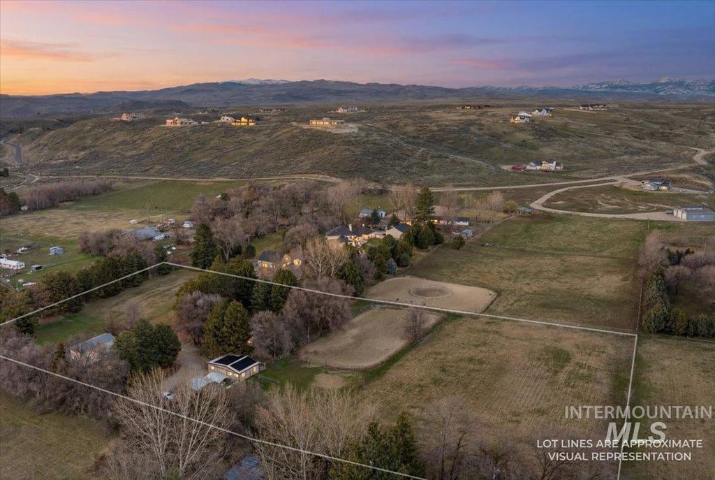 Photo of 9091 W Deer Lane, Eagle, ID 83616 (MLS # 98977256)