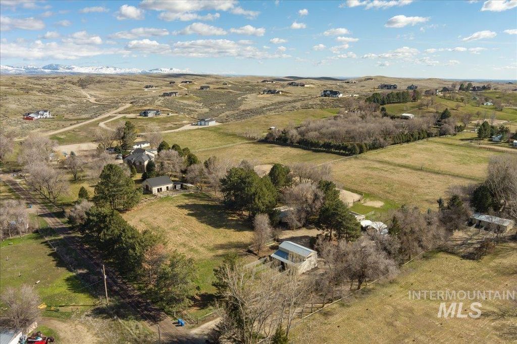 Photo of 9091 W Deer Lane, Eagle, ID 83616 (MLS # 98977256)