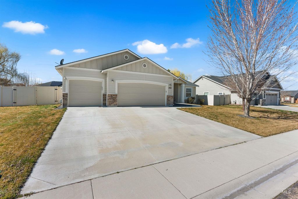 Photo of 2722 Sepia Avenue, Caldwell, ID 83605 (MLS # 98977487)