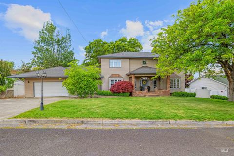 Photo of 2220 14th Street, Lewiston, ID 83501 (MLS # 98969854)