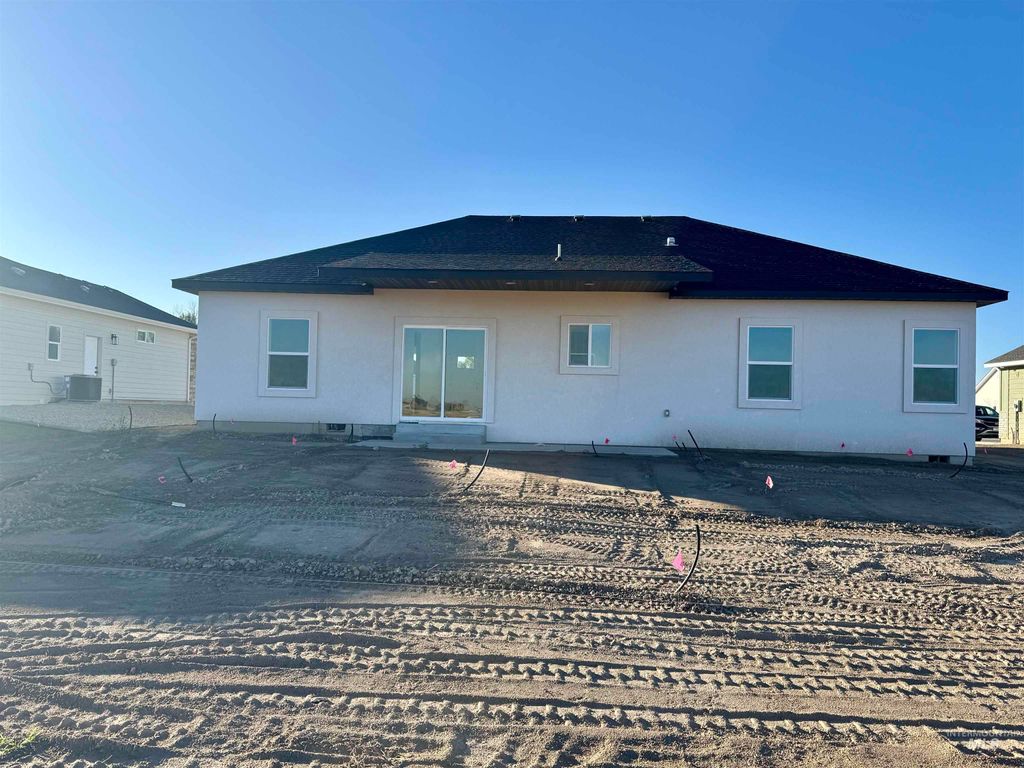 Photo of 910 23rd Ave E, Jerome, ID 83338 (MLS # 98972690)