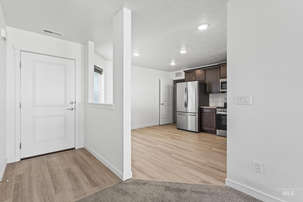 Photo of 12320 Shadow River St, Caldwell, ID 83607 (MLS # 98977396)