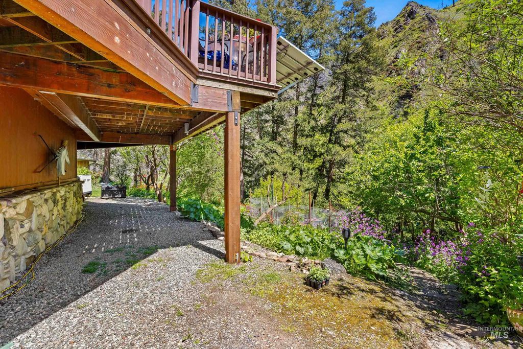Photo of 360 Lake Creek Rd, Riggins, ID 83549 (MLS # 98973443)