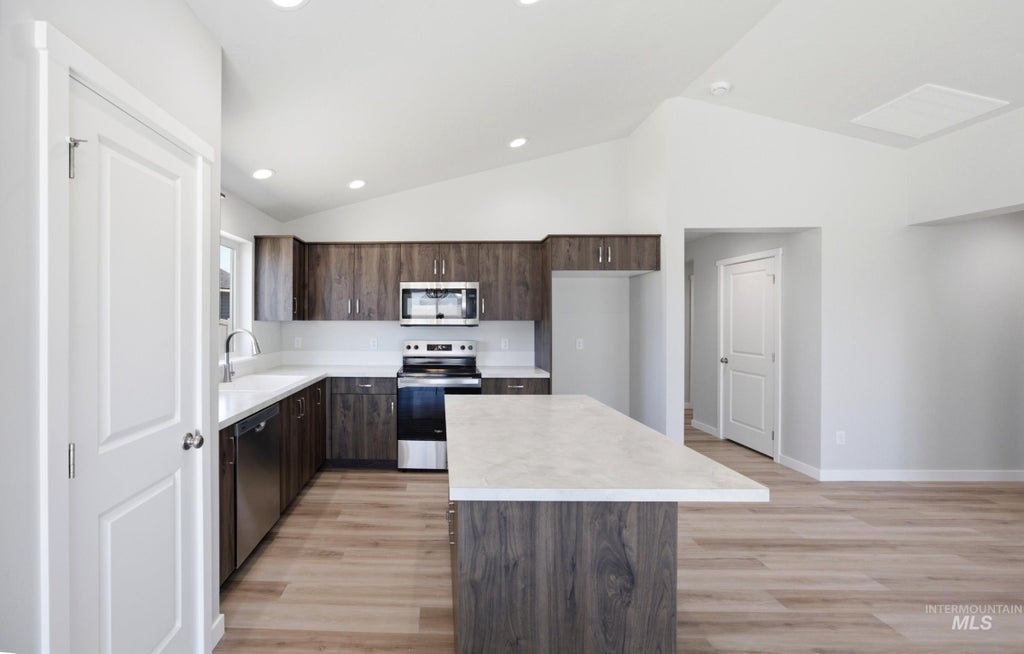 Photo of 219 Hildago Way, Caldwell, ID 83605 (MLS # 98994555)