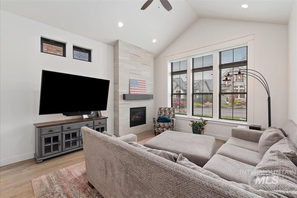 Photo of 11661 N 23rd Ave, Boise, ID 83714 (MLS # 98983539)