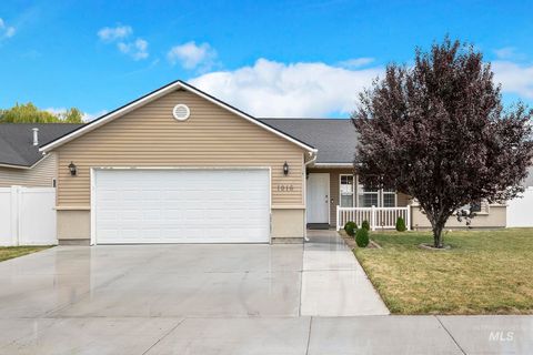 Photo of 1016 Arrow Wood Ct, Twin Falls, ID 83301 (MLS # 98957092)