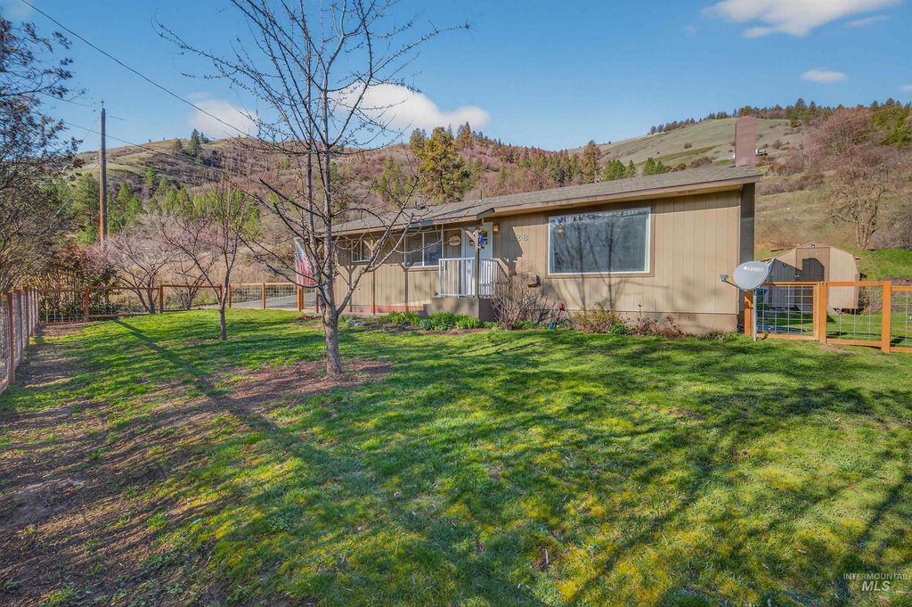 Photo of 128 Old Main Street, Juliaetta, ID 83535 (MLS # 98977421)