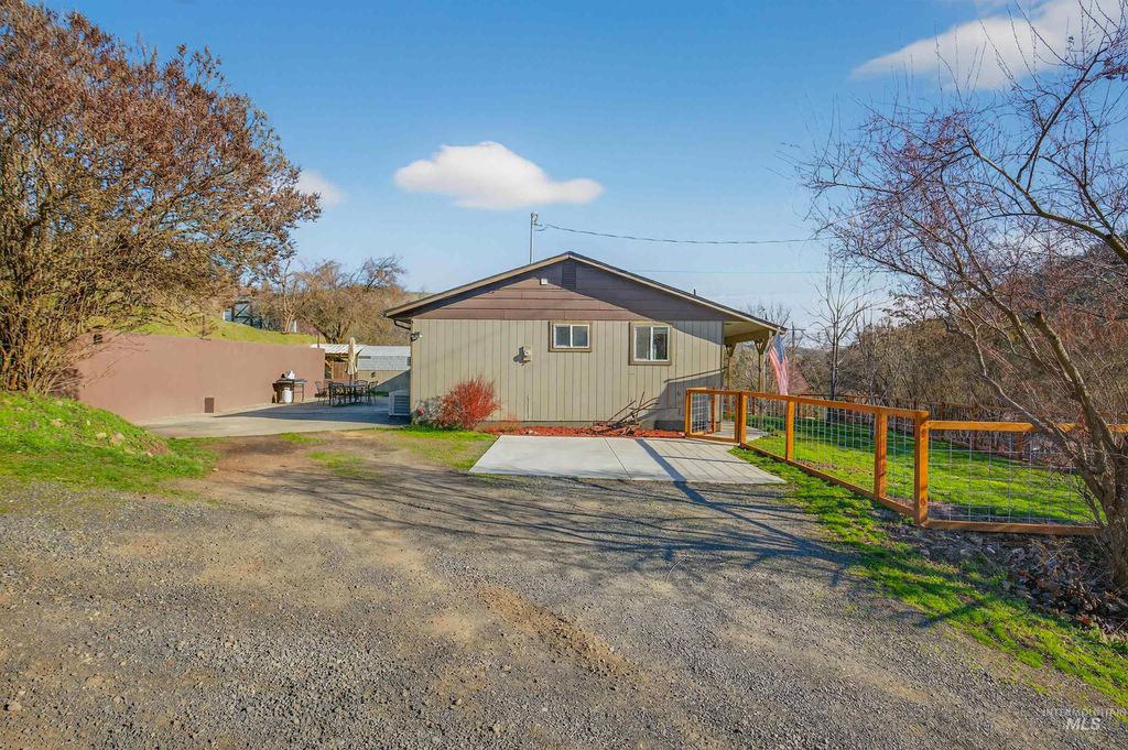 Photo of 128 Old Main Street, Juliaetta, ID 83535 (MLS # 98977421)