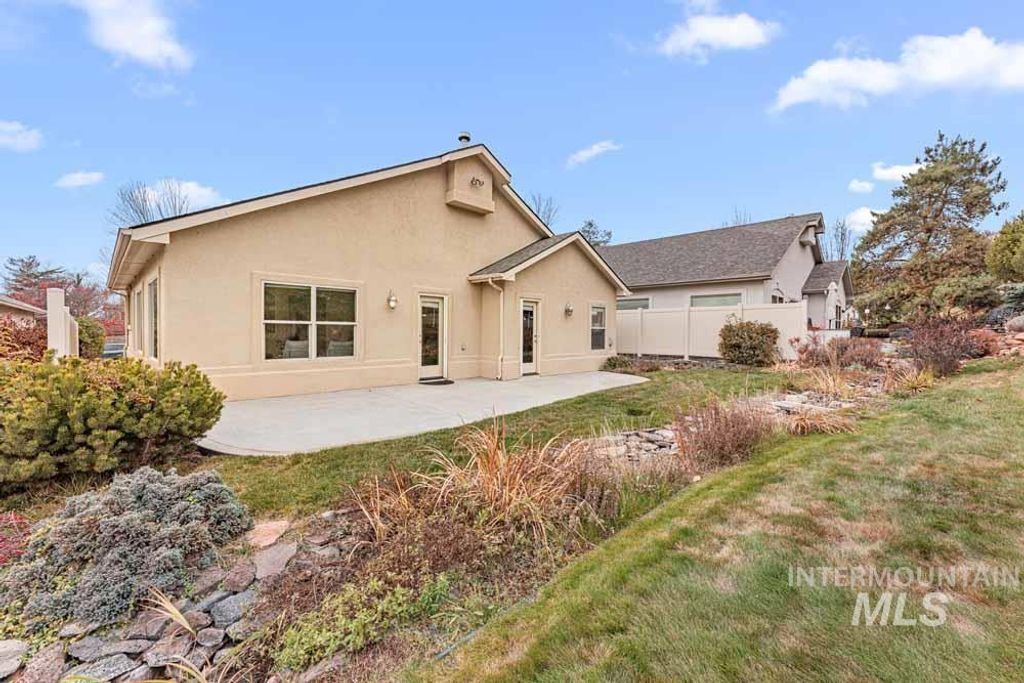 Photo of 6584 N Antler Pl, Boise, ID 83703 (MLS # 98969079)