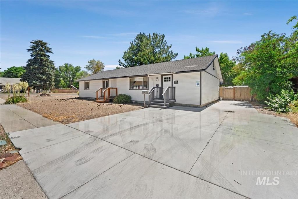 Photo of 575 E 2nd South, Mountain Home, ID 83647 (MLS # 98972977)