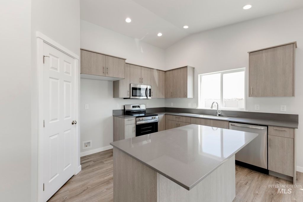 Photo of 7413 S Menzingers Ave, Meridian, ID 83642 (MLS # 98968593)