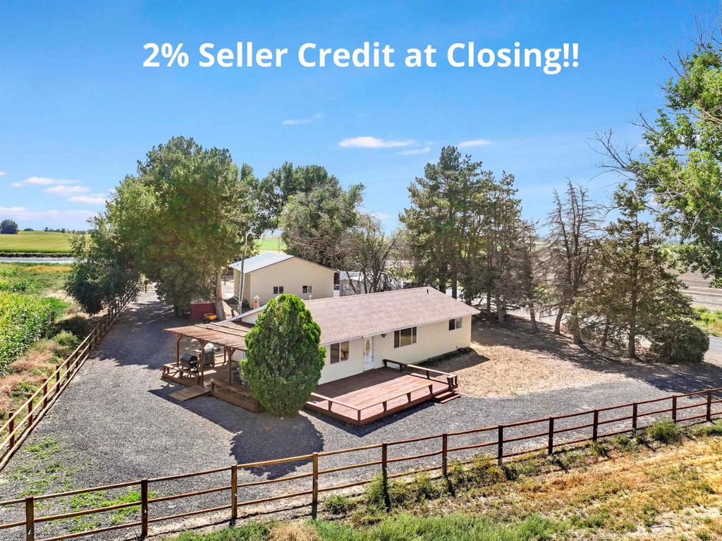 Photo of 2036 S 2000 E, Gooding, ID 83330 (MLS # 98962205)