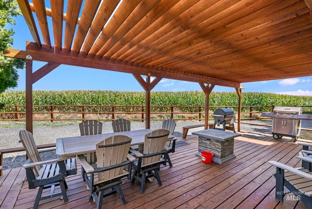 Photo of 2036 S 2000 E, Gooding, ID 83330 (MLS # 98962205)