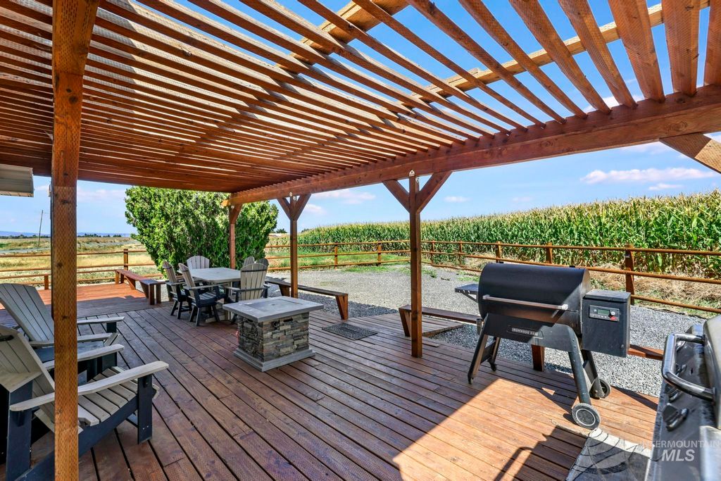 Photo of 2036 S 2000 E, Gooding, ID 83330 (MLS # 98962205)