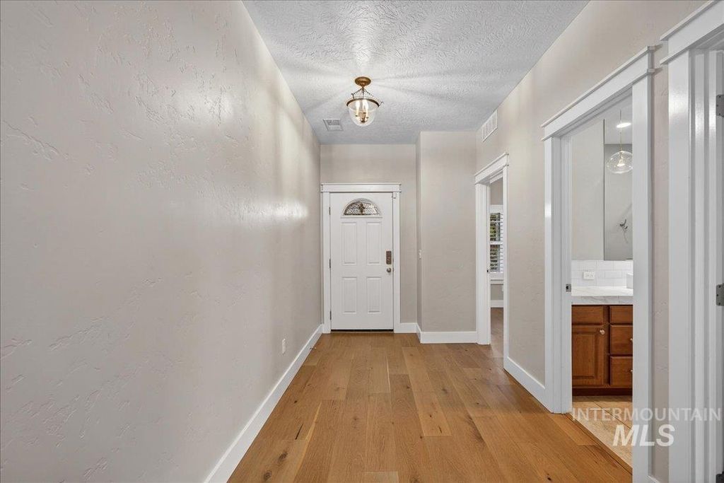 Photo of 782 N Pringlewood Pl, Star, ID 83669 (MLS # 98971643)