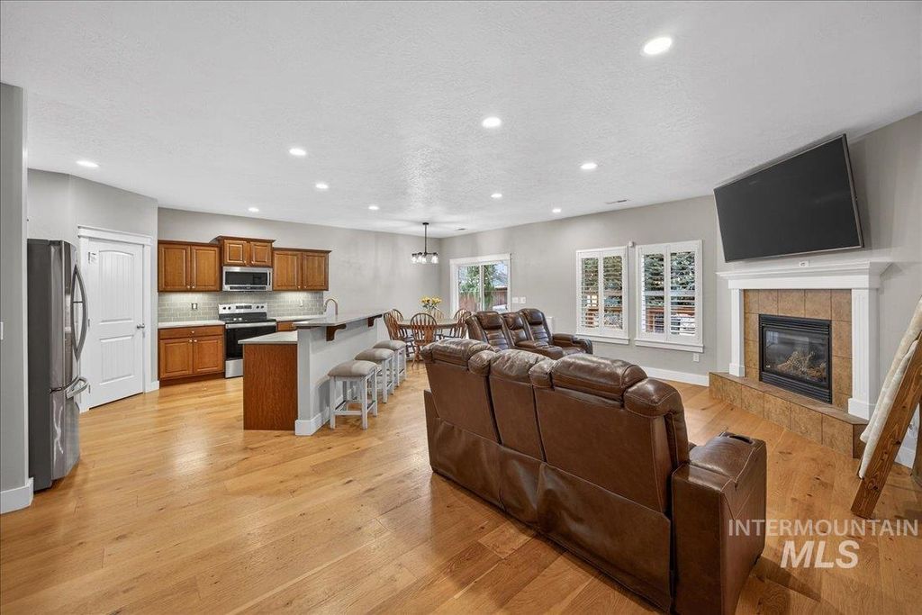 Photo of 782 N Pringlewood Pl, Star, ID 83669 (MLS # 98971643)