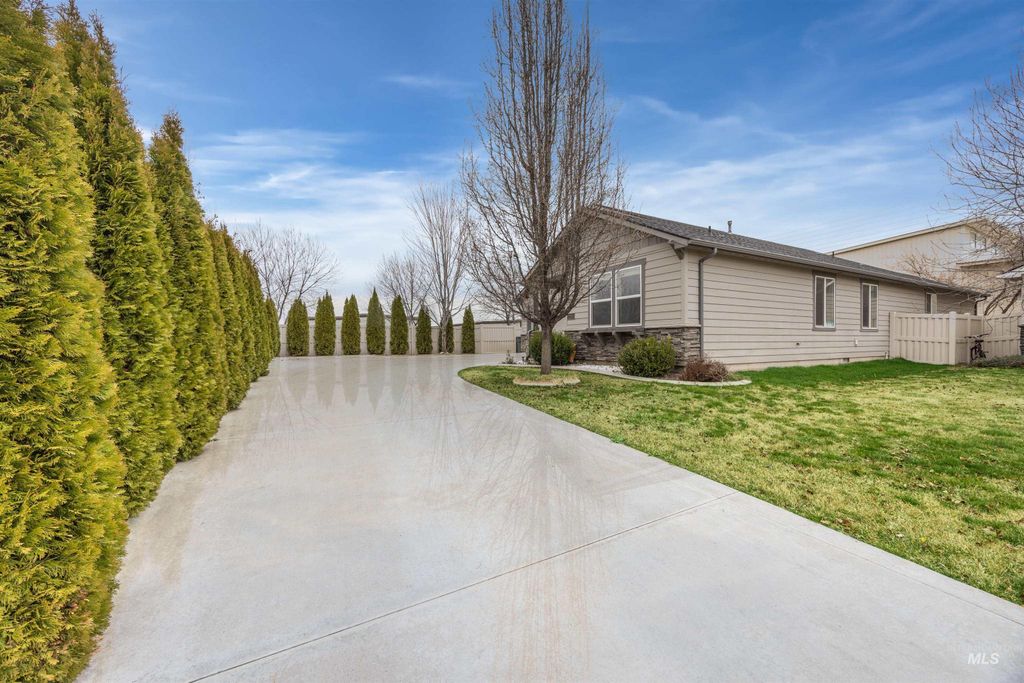 Photo of 12310 W Azure St, Boise, ID 83713 (MLS # 98978244)