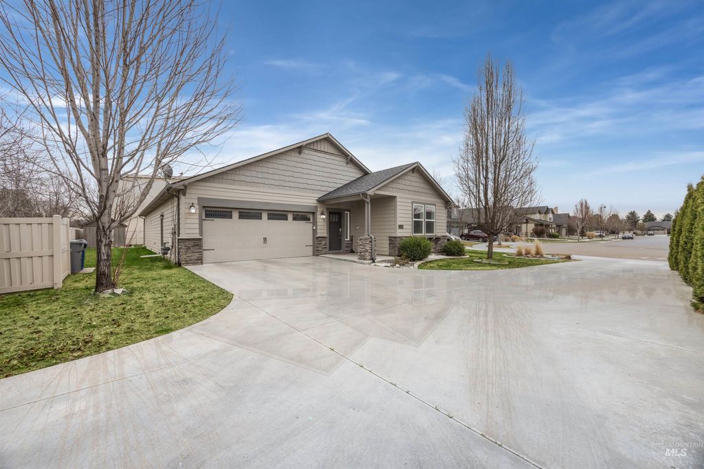 Photo of 12310 W Azure St, Boise, ID 83713 (MLS # 98978244)