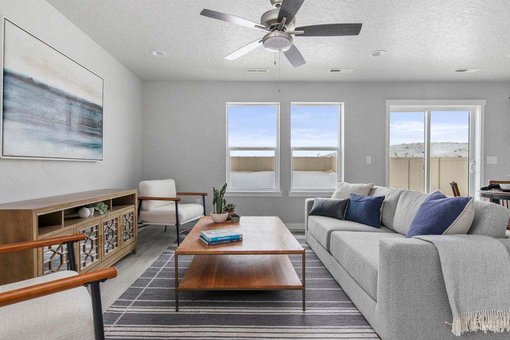 Photo of 444 S Bobby Way, Kuna, ID 83634 (MLS # 98976375)