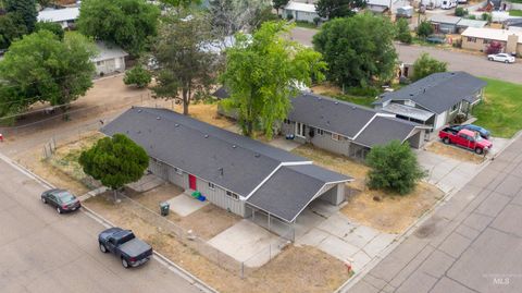 Photo of 684 NW 6th St, Ontario, OR 97914 (MLS # 98951271)