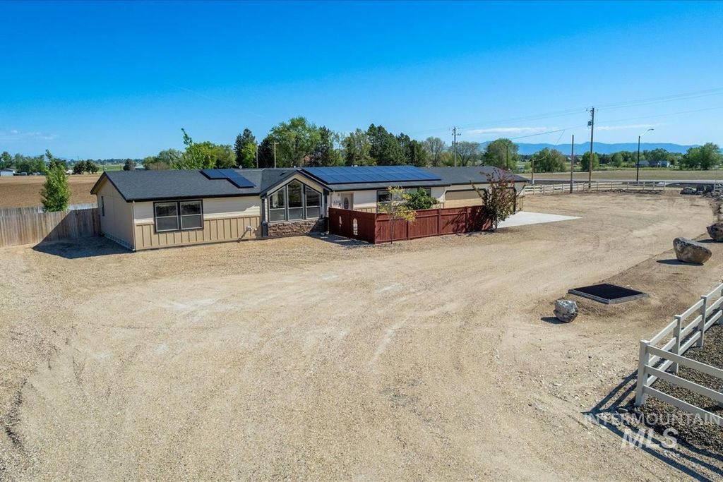 Photo of 6240 E Locust Lane, Nampa, ID 83686 (MLS # 98985572)