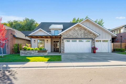 Photo of 223 S Steel Farm Avenue, Eagle, ID 83616 (MLS # 98964742)