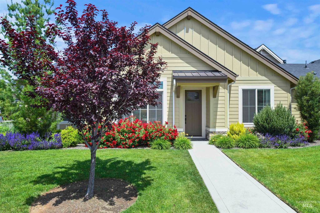 Photo of 6164 N Winward Ln, Meridian, ID 83646 (MLS # 98971655)