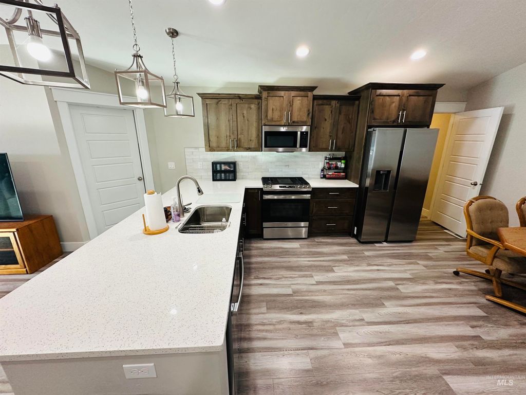 Photo of 911 Campbell St, Vale, OR 97918 (MLS # 98963984)