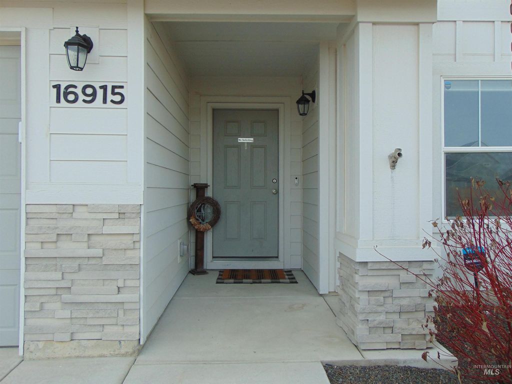 Photo of 16915 Chambers Way, Caldwell, ID 83607 (MLS # 98975441)
