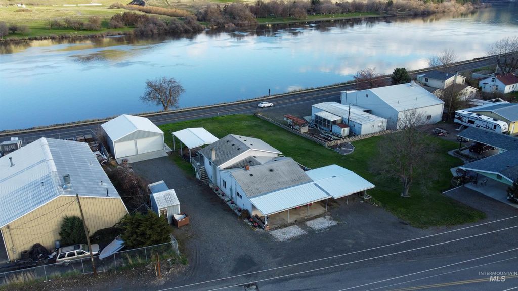 Photo of 3015 Clemans Rd, Clarkston, WA 99403 (MLS # 98979394)