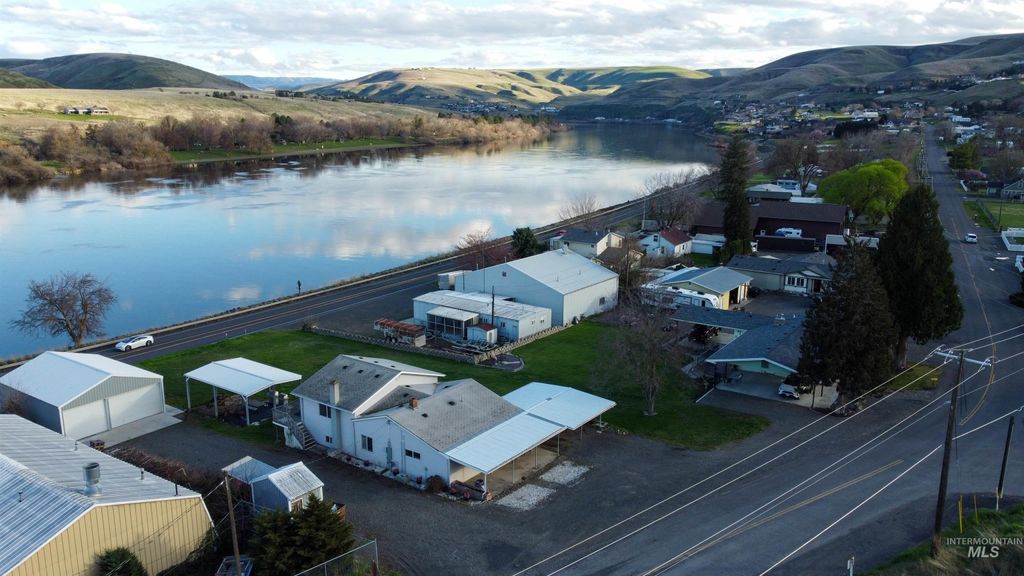 Photo of 3015 Clemans Rd, Clarkston, WA 99403 (MLS # 98979394)