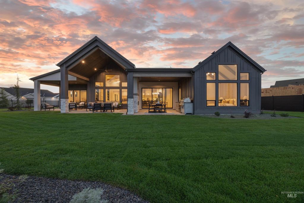 Photo of 7320 N Firhill Pl, Eagle, ID 83616 (MLS # 98985124)