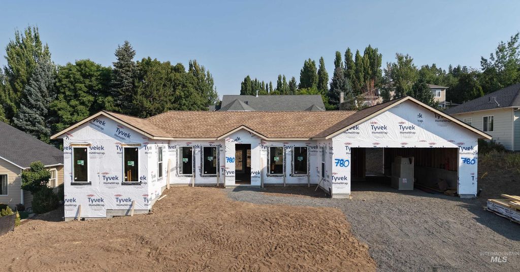 Photo of 780 Victoria Dr, Moscow, ID 83843 (MLS # 98958449)