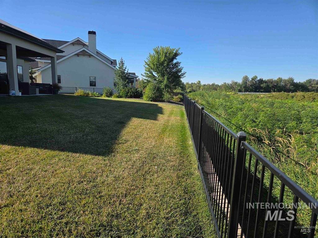 Photo of 6667 Trinity Creek Ln, Star, ID 83669 (MLS # 98981275)