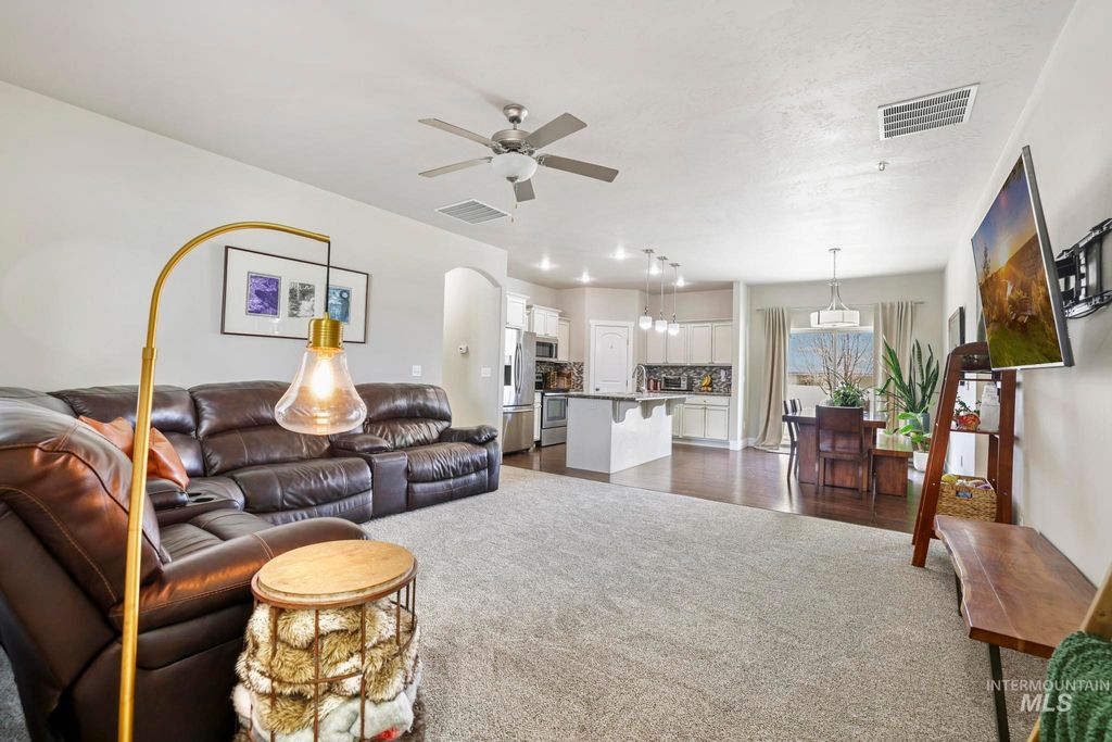 Photo of 930 Ballards Way, Kimberly, ID 83301 (MLS # 98978513)