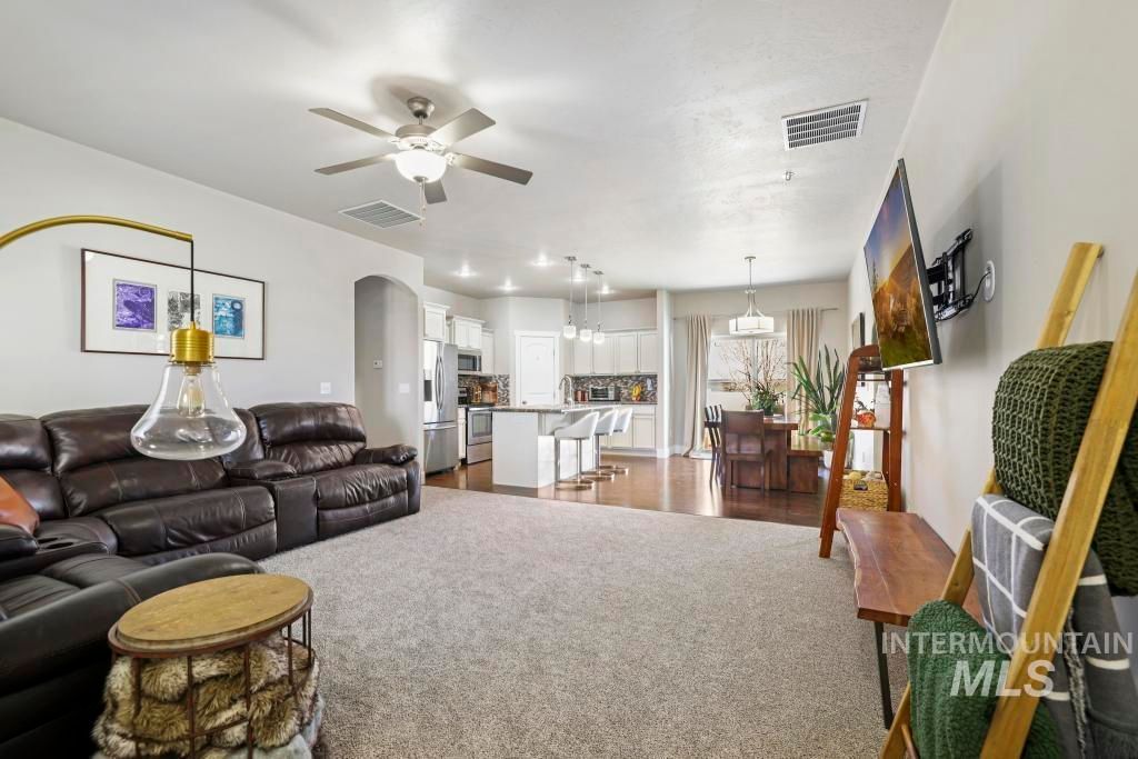 Photo of 930 Ballard Way, Kimberly, ID 83301 (MLS # 98978513)