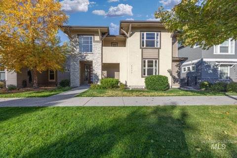 Photo of 2577 S Trailwood Way, Boise, ID 83716 (MLS # 99003728)