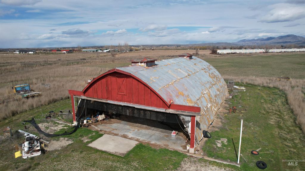 Photo of 2395 Airport Rd, Emmett, ID 83617 (MLS # 98978109)