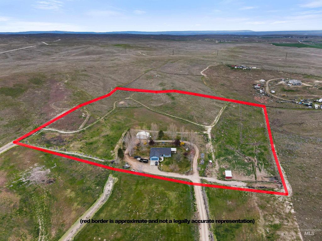 Photo of 731 Tower Ln, Caldwell, ID 83607 (MLS # 98980116)